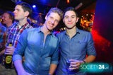 Ausgelassene Party bei Behave!