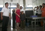 Pax Jolie-Pitt besucht seine Oma in Vietnam