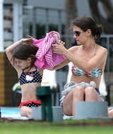 Katie Holmes im Badeurlaub mit Tochter Suri