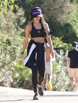 Vanessa Hudgens zeigt ihre Bauchmuskeln