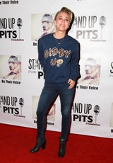 Kaley Cuoco Stand up for pits