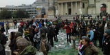 "Hypotopia"-Protest vor dem Parlament
