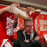 Stöger führt Köln in die Bundesliga