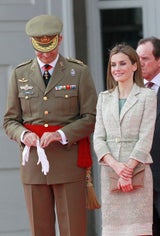 Königin Letizia strahlt neben Ehemann Felipe