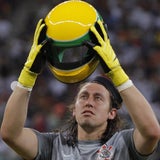 Corinthians-Spieler ehren Senna mit Helm-Aktion