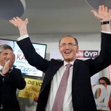 Gute Stimmung trotz Verluste in der ÖVP-Wahlzentrale