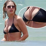 Ashley Benson im Strandurlaub mit Shay Mitchell