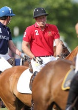 Prinz Harry führt sein Polo-Team zum Sieg