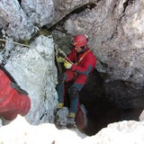 Schwerverletzter in 1.000 m Tiefe gefangen