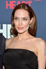 Angelina Jolies weißes Puder-Desaster