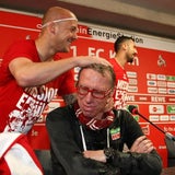 Stöger führt Köln in die Bundesliga