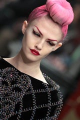Herbsttrend roter Lidschaten