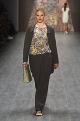 Larissa Marolt bei der Fashion Week Berlin