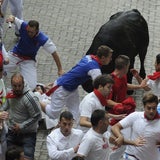 Bill Hillman in Pamplona aufgespießt