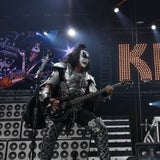kiss9