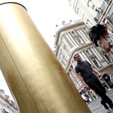 Säule spuckt Euromünzen