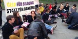 Schüler:  Sitzstreik gegen das Sparpaket