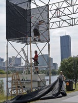 Aufbauarbeiten zum Donauinselfest 2014