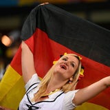 DFB-Spielerfrauen feierten auf der Tribüne