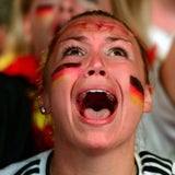 DFB-Spielerfrauen feierten auf der Tribüne