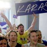 Gute Stimmung trotz Verluste in der ÖVP-Wahlzentrale