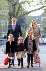 Maxima und Willem-Alexander begleiten Prinzessin Ariane zum ersten Schultag.