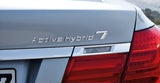 Wer von dem Wagen überholt wird, soll über dessen spezielle Technik informiert werden.