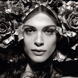 Lagerfeld zieht Austro- Model aus