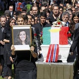 Begräbnis: Bano Abobakar Rashid (18)