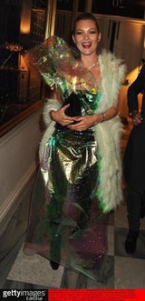 Party-Queen: Wo hat Kate Moss nur ihr Kleid verloren?