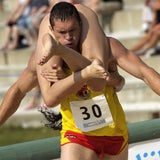 Die besten Bilder der WM im Ehefrau-Tragen