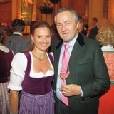 Jägerball: Promis im Trachtenaufzug
