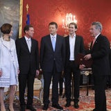 Kurz ohne Krawatte zu Angelobung