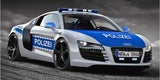 Luxus-Bulli und Polizei R8 von Cupa-Design