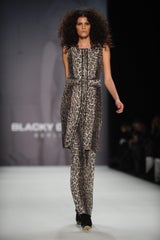 Blacky Dress Show