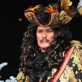 Das ist "The Hoff" als Capitain Hook