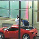 Hier wird ein Ferrari demoliert