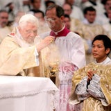 Papst Benedikt XVI: Rituelle Fußwaschung in Rom