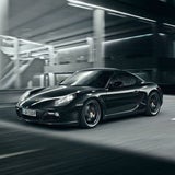 Porsche Cayman S Black Edition startet