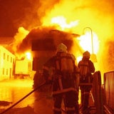 Faschingswagen ging in Flammen auf
