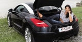 Fränzösisches Coupé in Händen des Schwimm-Stars