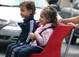 Max und Emme ohne Mama beim Shoppen