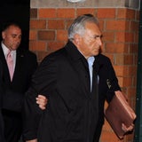 Strauss-Kahn in Handschellen vorgeführt