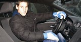 Alles im Griff. Tester Helge Payer vor dem Start  die Handschuhe sind nur ein Gag.