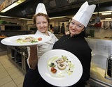 Für den guten Zweck: Promis servierten Gala-Dinner