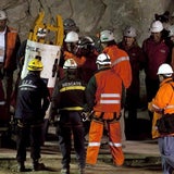 Kumpel-Retter wird von Opfern bejubelt