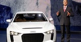 Der Audi-Boss präsentiert die Studie quattro concept mit 408 PS starken Fünfzylinder. Bild: AP