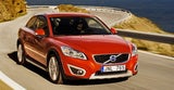 Nach dem Facelift kommt der kleine Volvo eindeutig dynamischer daher