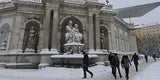 Ein Land tanzt im Schnee Walzer