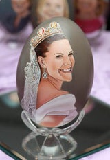 Königliche Eier: Sisi, Queen & Co. als Osterschmuck